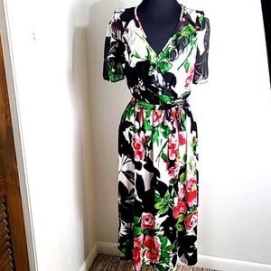 joie de vivre Floral Midi-Dress with Ruffles around the Neck, Size Medium